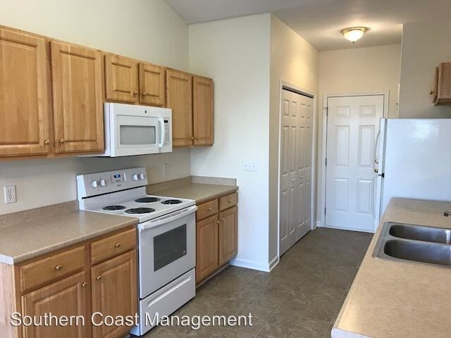 Building Photo - 1665 Langley Dr