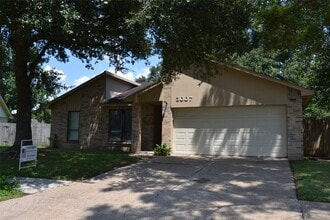 Building Photo - 3007 Windemere Dr