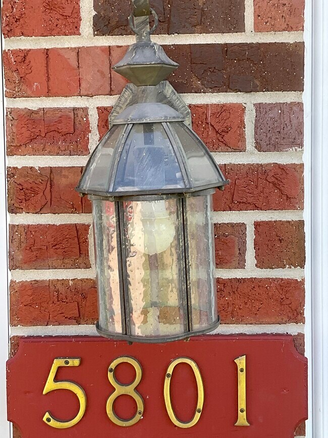 Foto del edificio - 5801 E Open Meadow