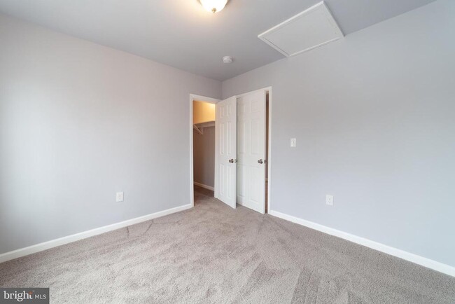 Building Photo - 2912 Bayonne Ave