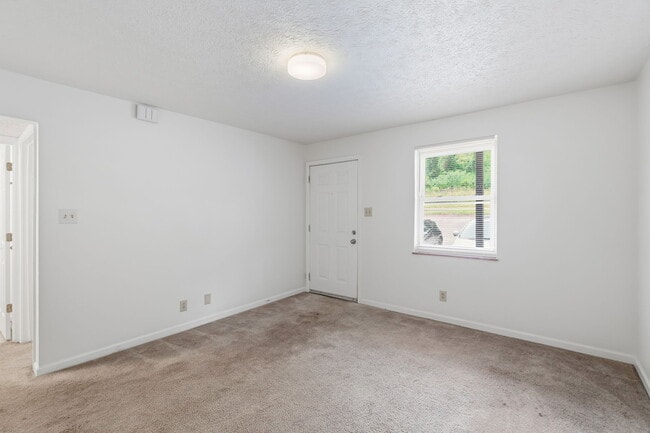Building Photo - 482 E Red Bud Rd