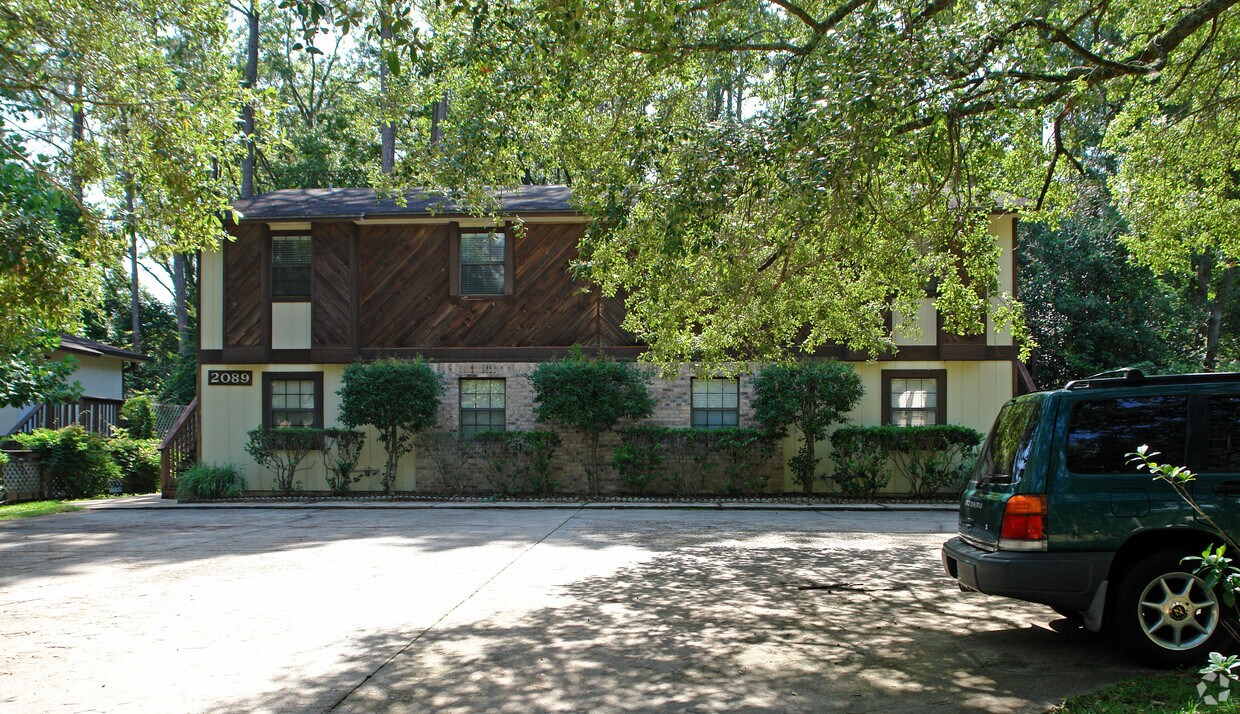 Building Photo - 2089 Sandcastle Dr