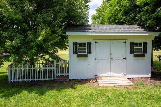 Foto del edificio - 84 Fairway Dr