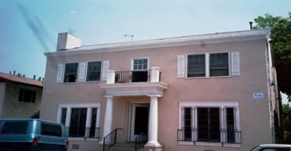 Primary Photo - 1322 S Catalina St