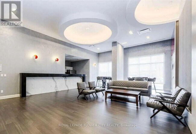 Building Photo - 10-1010 Meadowglen Pl