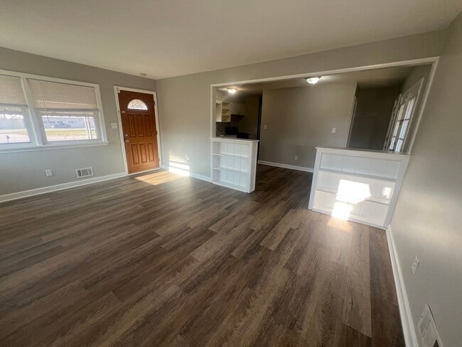 Photo - 3 bedroom, 2 bath Ranch with a partially finished basement House