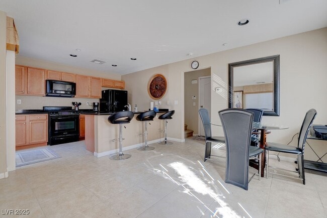 Building Photo - 7765 Floral Fabric Ct