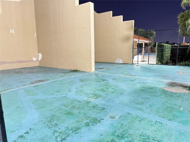 Foto del edificio - 8570 NW 3rd Ln