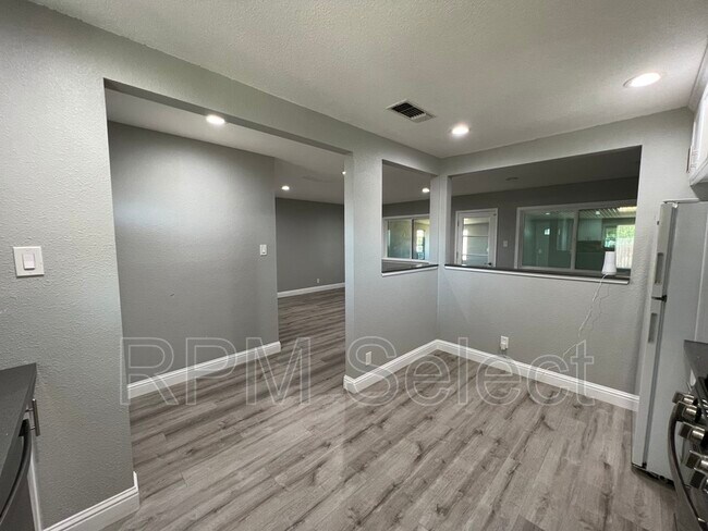 Building Photo - 4328 Don Julio Blvd