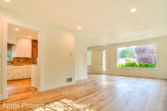 Building Photo - 4 br, 2 bath House - 3623 34th Ave West