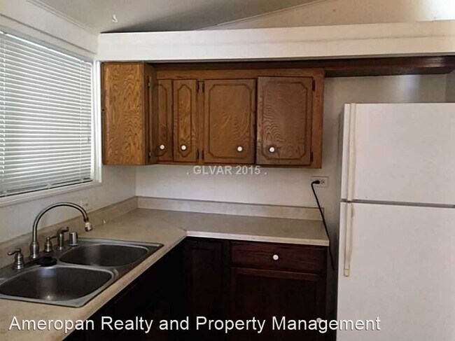 Building Photo - 3 br, 2 bath House - 709 Evergreen Cr