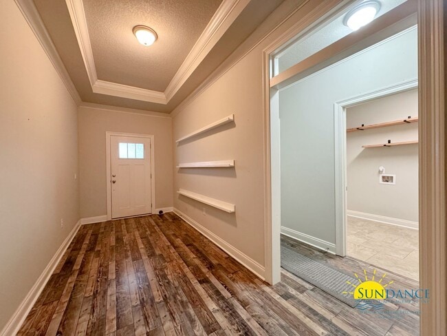 Building Photo - Exquisite 4 Bedroom Home in Navarre Near Beaches & Amenities!