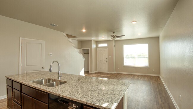 Building Photo - 1610 Lummus Dr