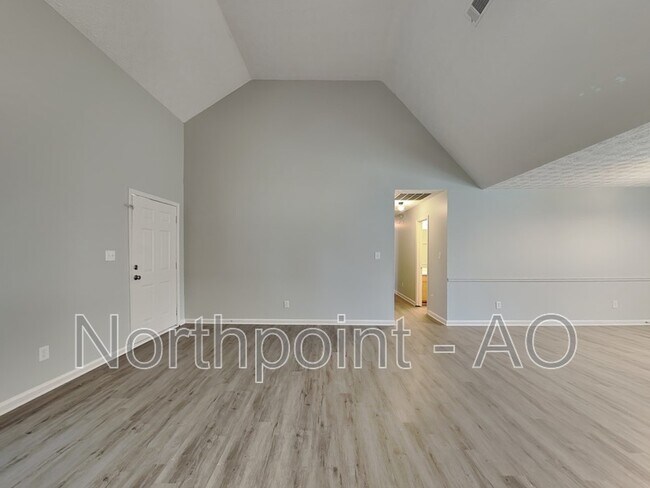 Building Photo - 1409 Hwy 81