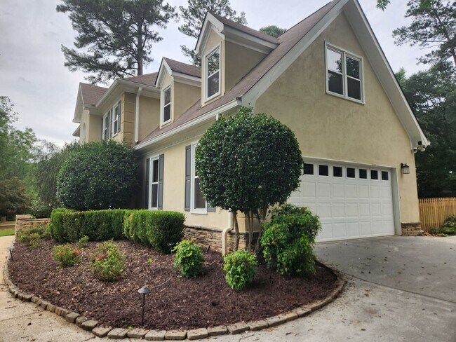 Foto del edificio - Executive Rental in Lake Redwine Community, 4 Bedrooms and 2.5 Baths 2 Car Garage - Newnan, GA