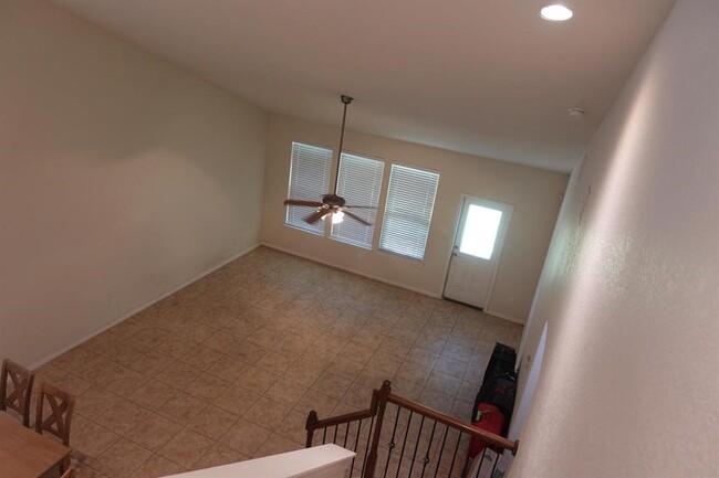 Foto del edificio - 6434 Burgess Heights Ln