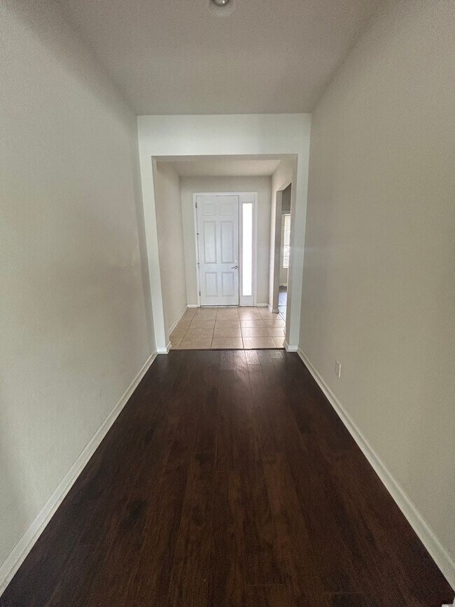 Foto del edificio - 7454 Tattant Blvd