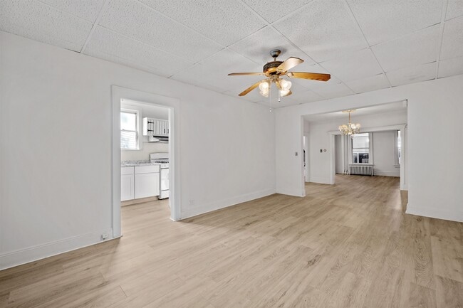 Building Photo - 391 Fairmount Ave