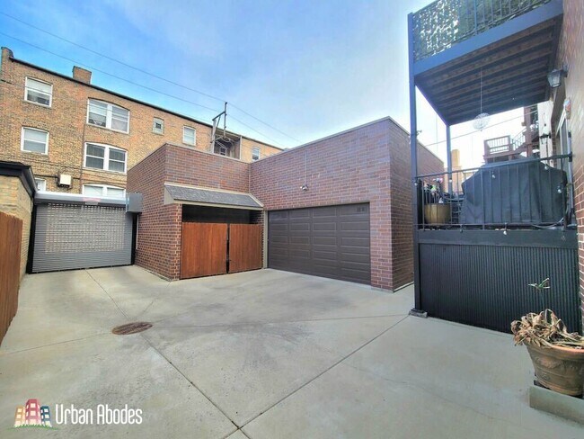 Building Photo - 4133 N Kenmore Ave