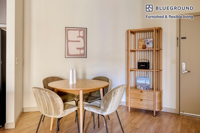 Foto del edificio - 5211 DeMarcus Blvd