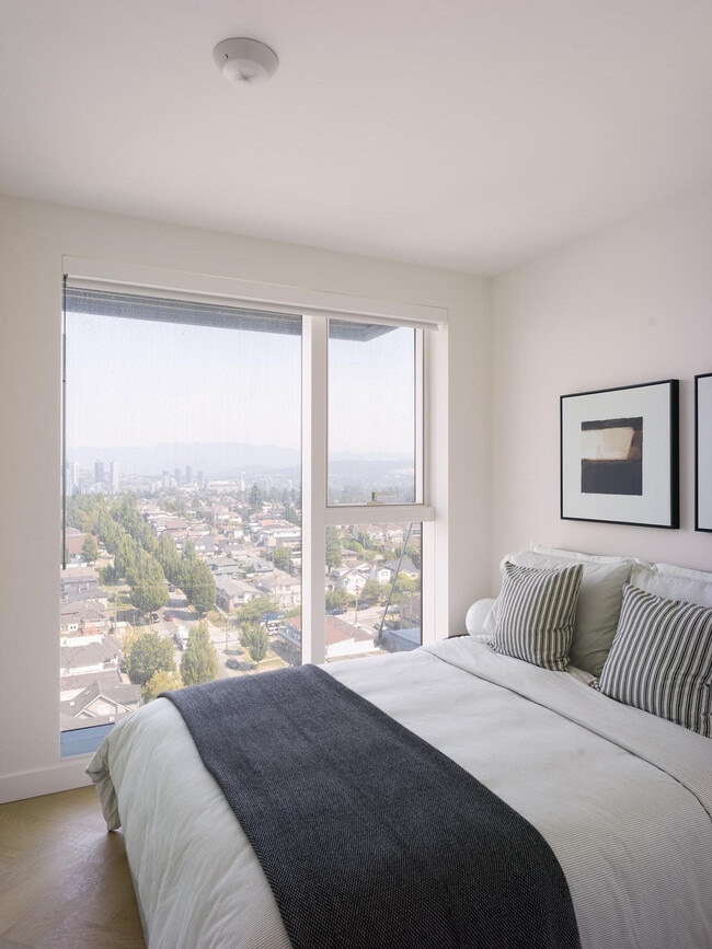 Building Photo - Joyce²