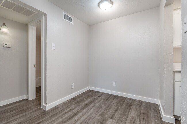 Laurel - 1 habitación, 1 baño - 600 pies cuadrados - Comedor - Gazebo Apartments (Denton, Tx)