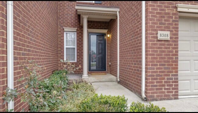 Foto del edificio - 8308 Oak Knoll Dr