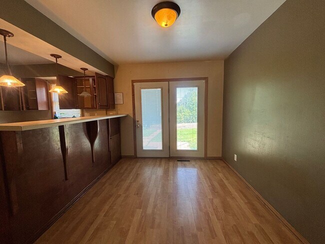Foto del edificio - Awesome 3 BR/1 BA End-Unit Townhome in Minneapolis!