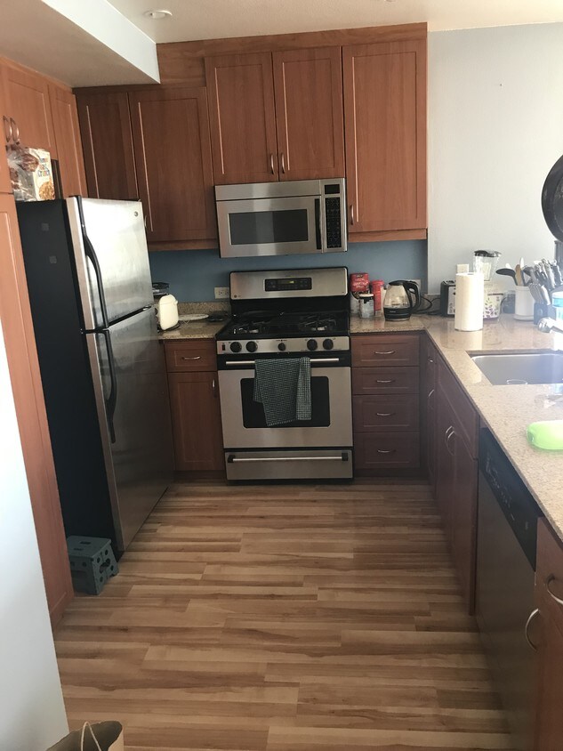 Foto principal - 5855 Horton St