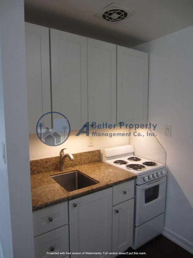 Building Photo - Upgraded Peninsula Studio with Granite Kit...