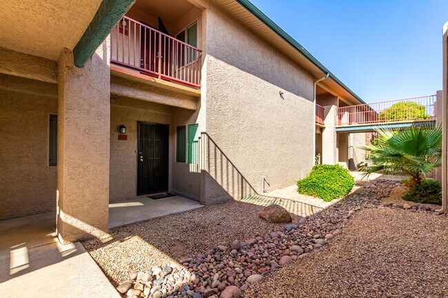 Foto del edificio - Remodeled 2-Bedroom, 2-Bath Condo in Prime Scottsdale Location