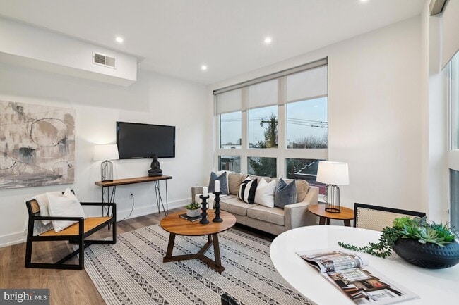 Photo - 2400 Frankford Ave Apartment