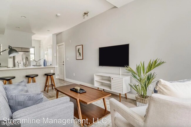 Foto del edificio - 1 br, 1.5 bath House - 1431 11th St NW #301