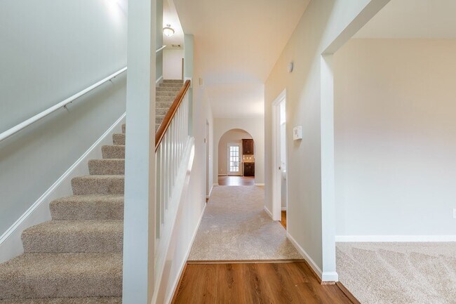 Foto del edificio - 4525 Village Ct