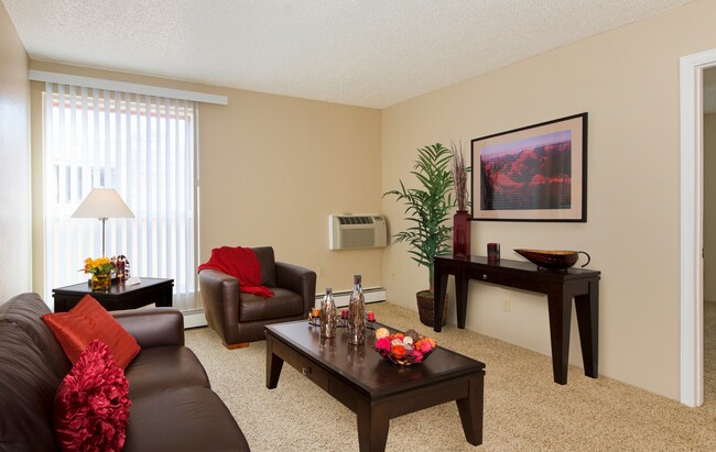 Living Room - Wind River Place Apartments