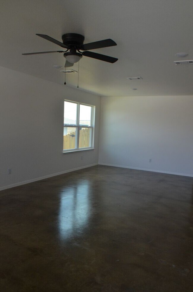 Foto del edificio - 983 Cline Dr