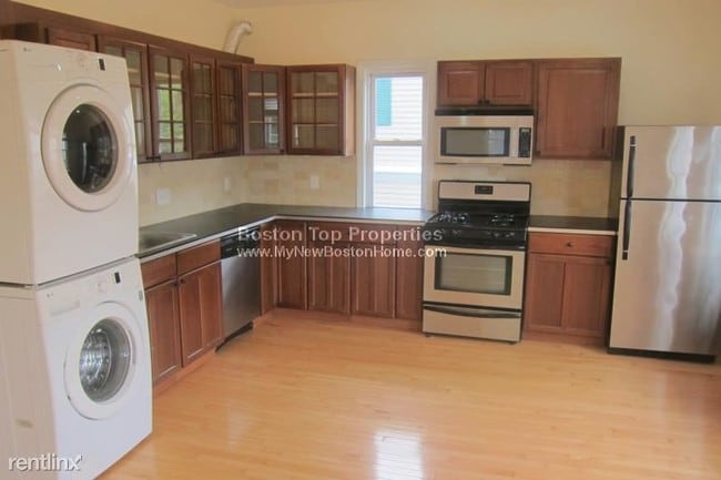 Building Photo - 69 Day St