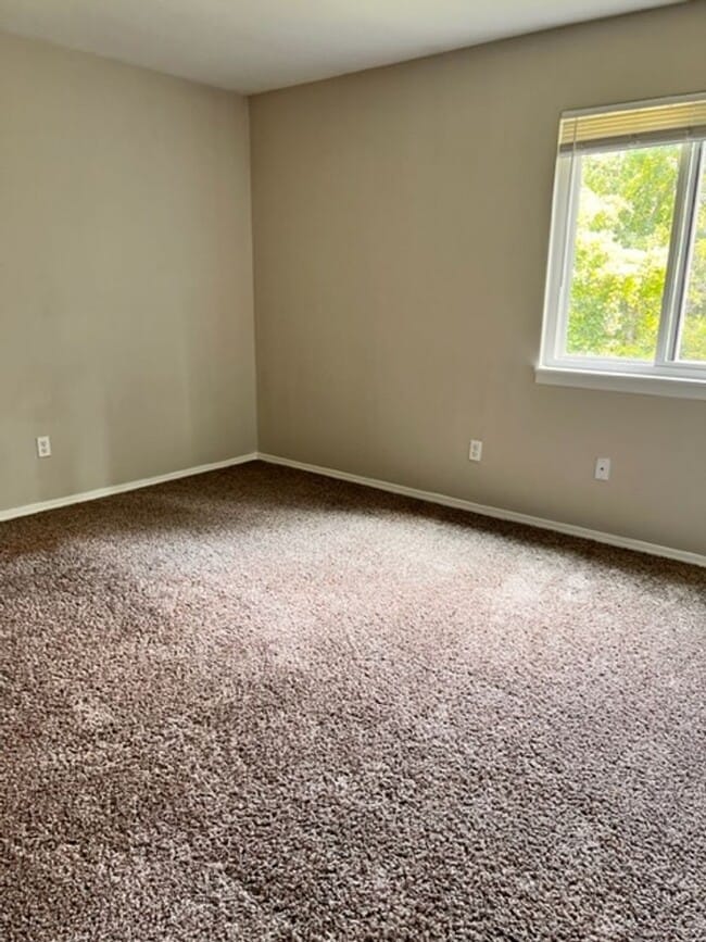 Building Photo - 1167 Abbey Ln