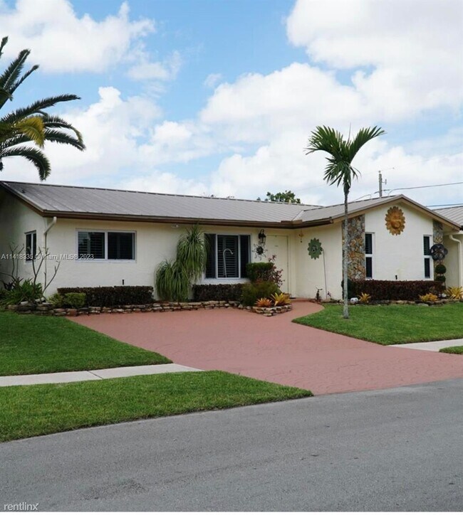 Building Photo - 3 br, 2 bath House - 7231 Cody St