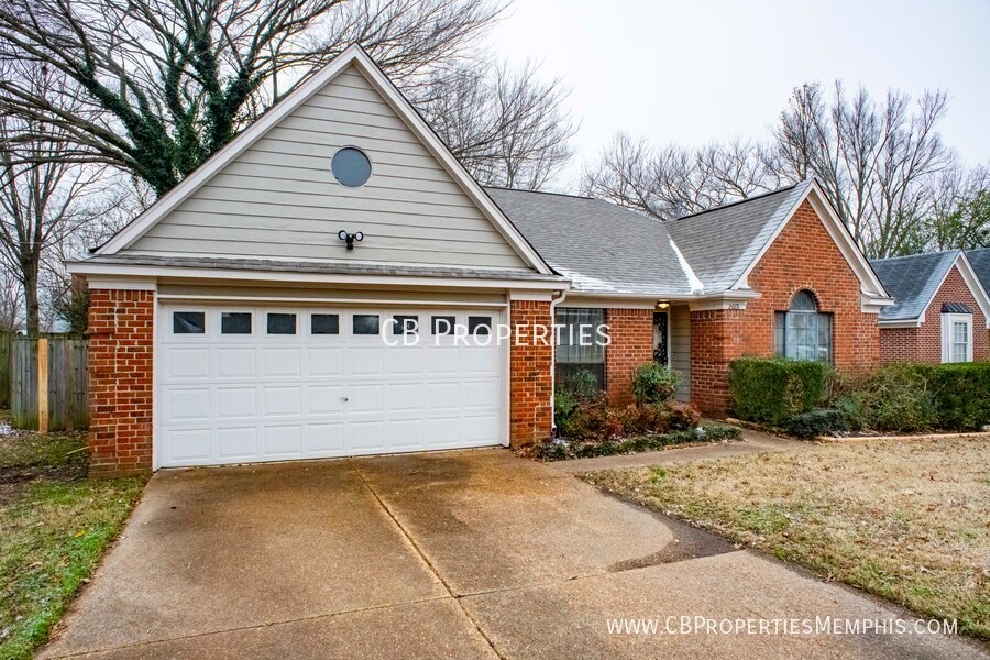 Primary Photo - HALF OFF ONE MONTH RENT!!