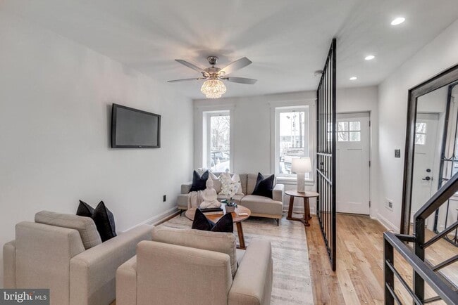 Building Photo - 2571 Trenton Ave
