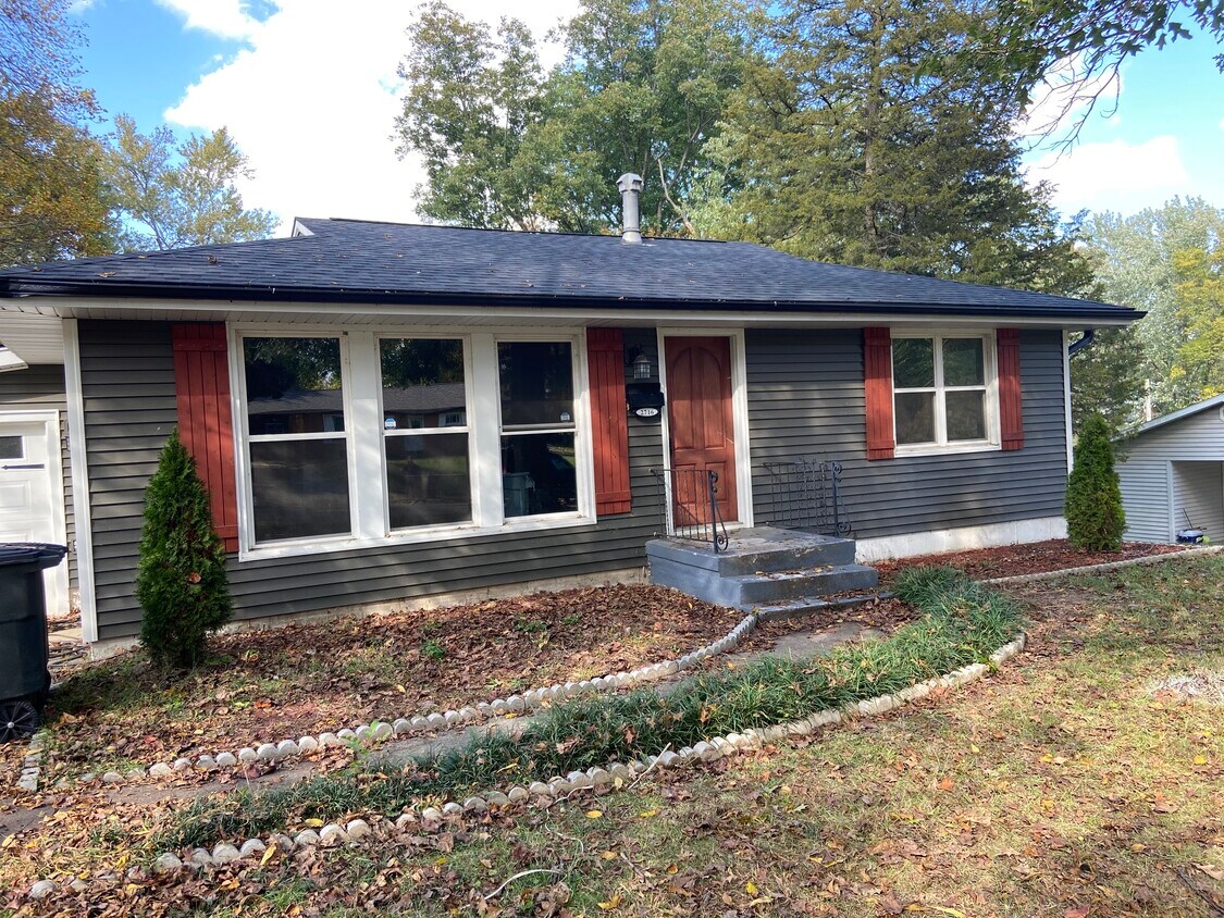 Building Photo - 2716 Janet Dr