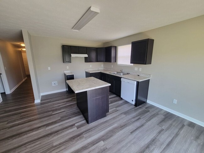 Building Photo - 2154 Pumpkin Ridge Ct 4BR/2BA (Hamilton)