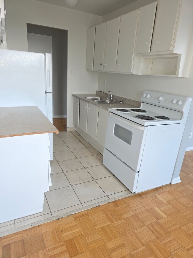 Building Photo - 17 Eccleston Dr