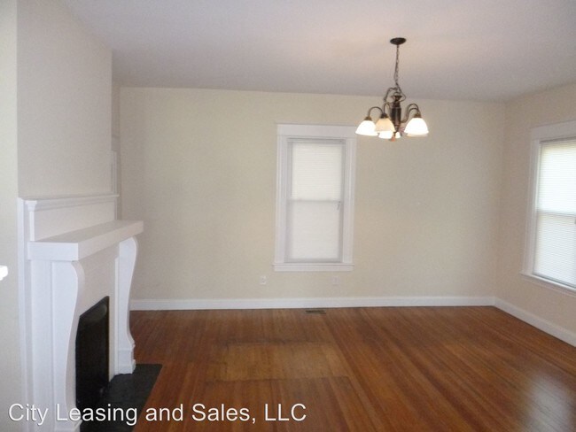 Building Photo - 5210 Parker St