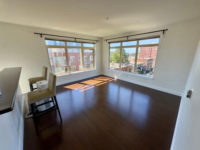 Building Photo - 1610 Belmont Ave