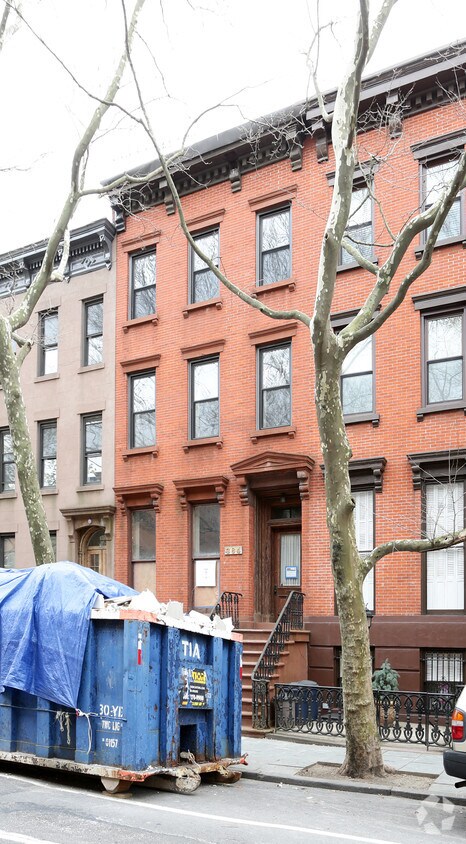 Primary Photo - 384 Sackett St