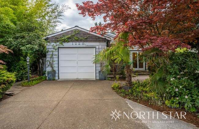Foto del edificio - Charming Lake Oswego Ranch