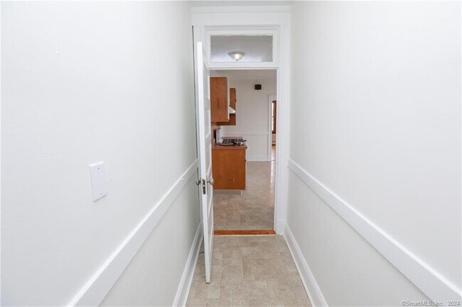 Building Photo - 18 Carmody St