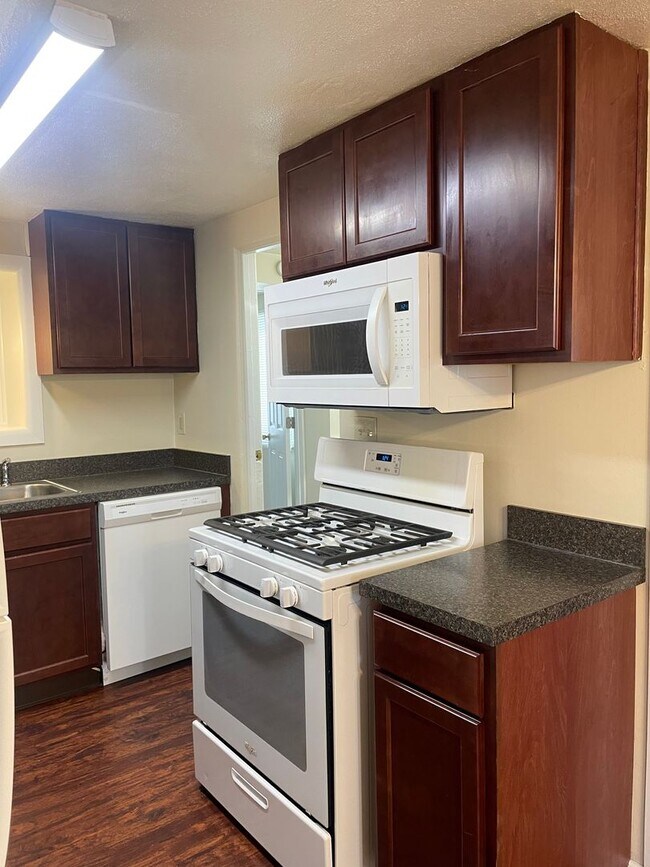 Foto del edificio - 1144 Prince Dr